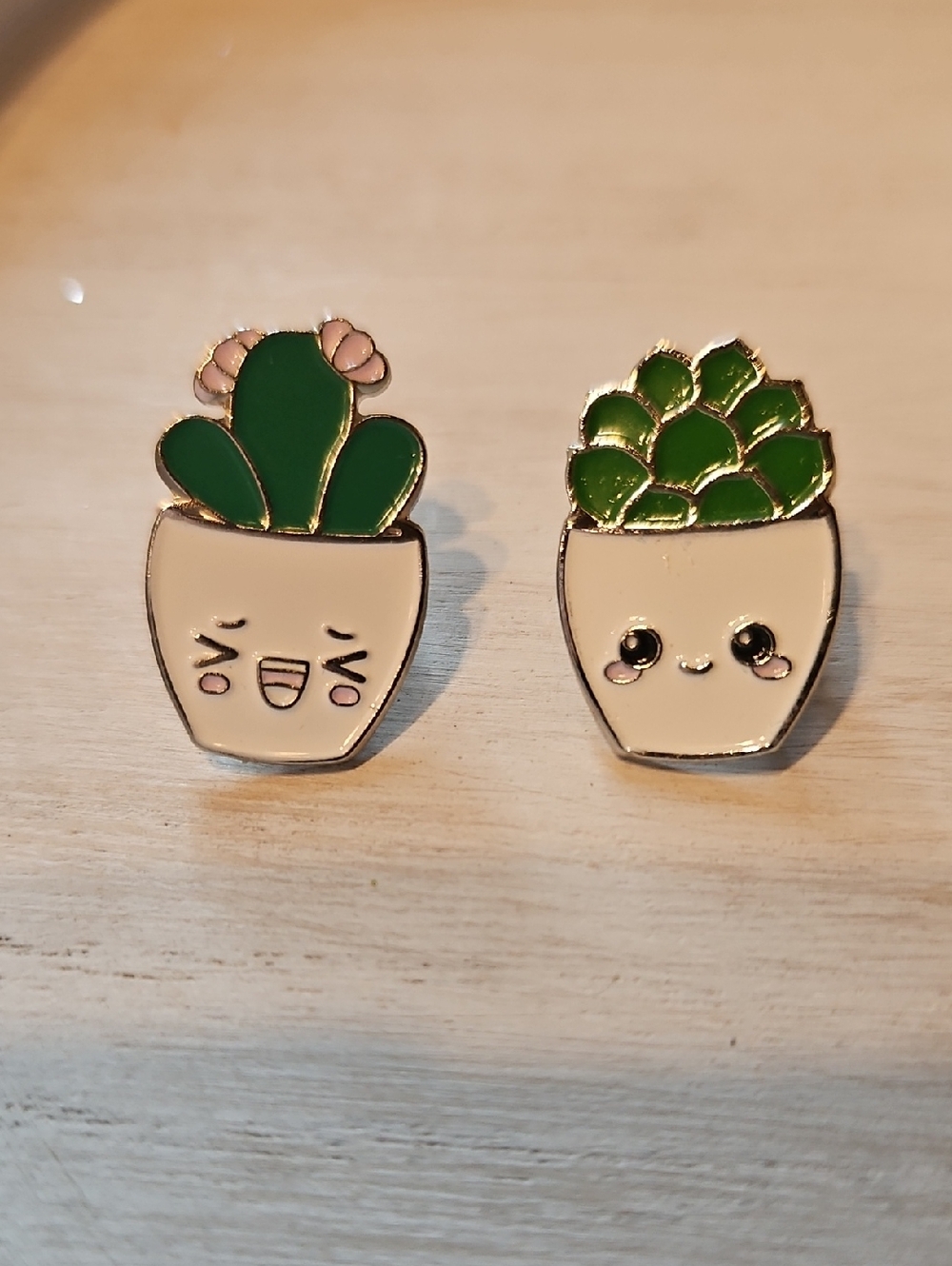 Cute Kawaii Succulent Enamel Pins - Green and White